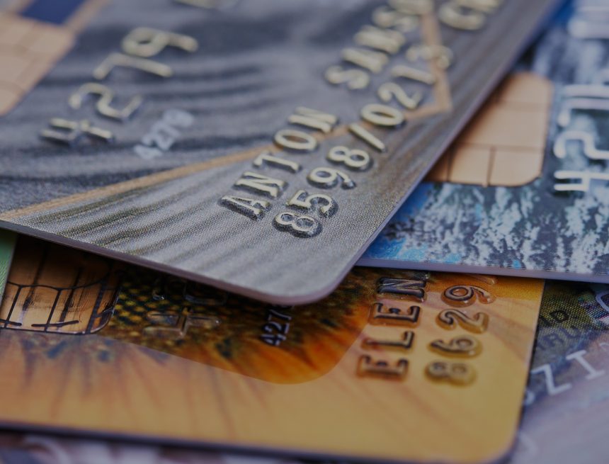 CreditCards Центробанк Узбекистана планирует ввести ограничение на количество карт на одного человека