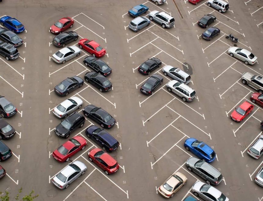 parkovka-elochkoi В Ташкенте пройдут торги на управление платными парковками