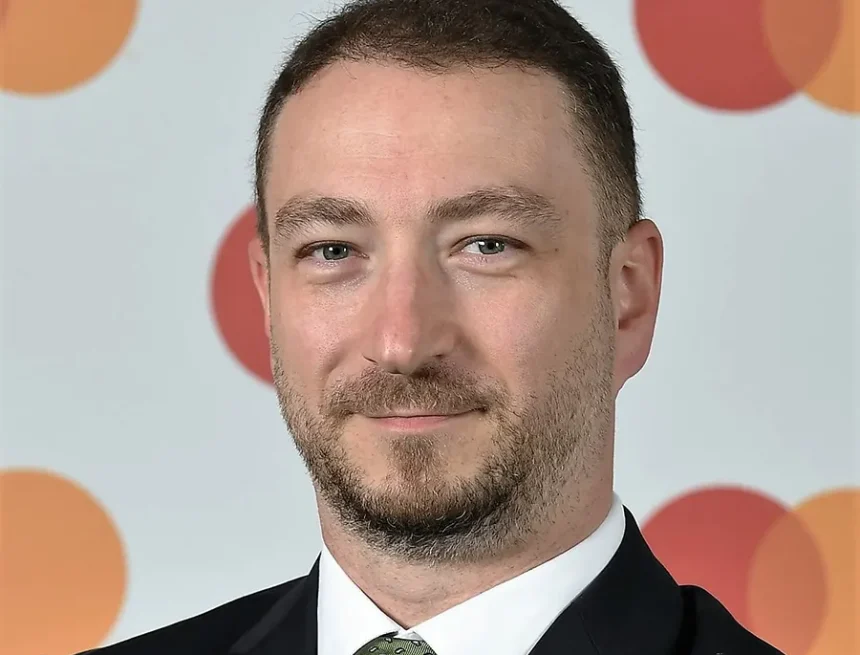 Джихан Салихоглу Джихан Салихоглу