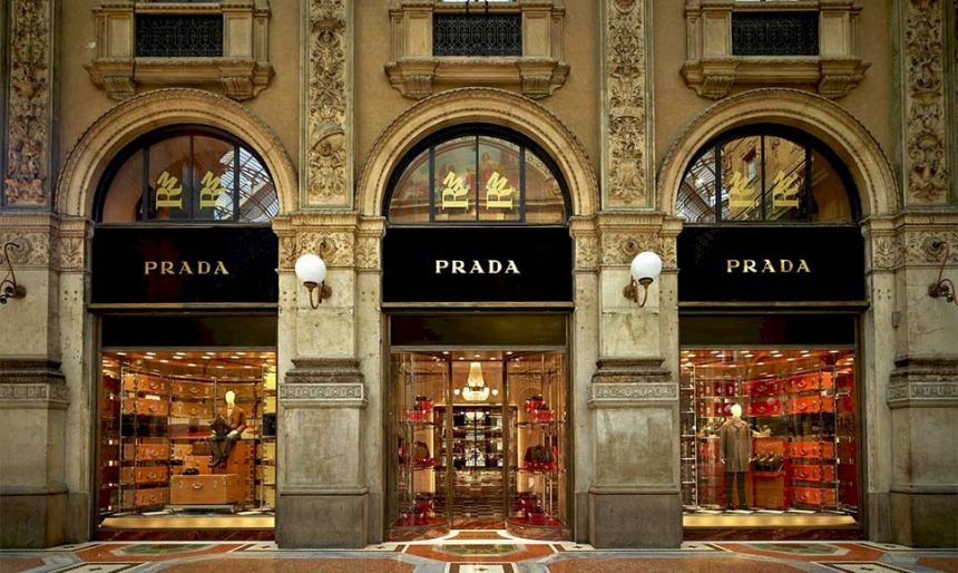 Prada рассматривает возможность покупки Versace