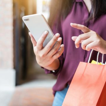 i-_27_ Зуммеры остаются приверженцами офлайн-шопинга