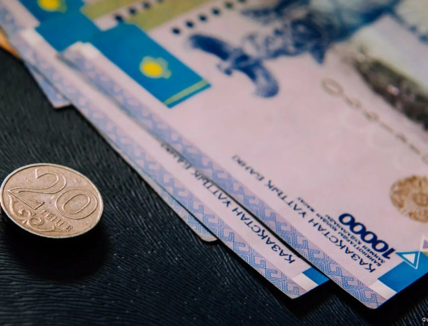 i-2025-05-26T072436.939 Казахстанский тенге показал наибольшее ослабление среди валют ЕАЭС в начале 2025 года