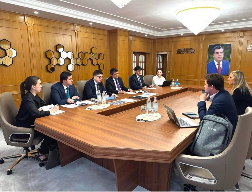 В Душанбе обсуждают запуск ИИ-проектов для «Умного города»