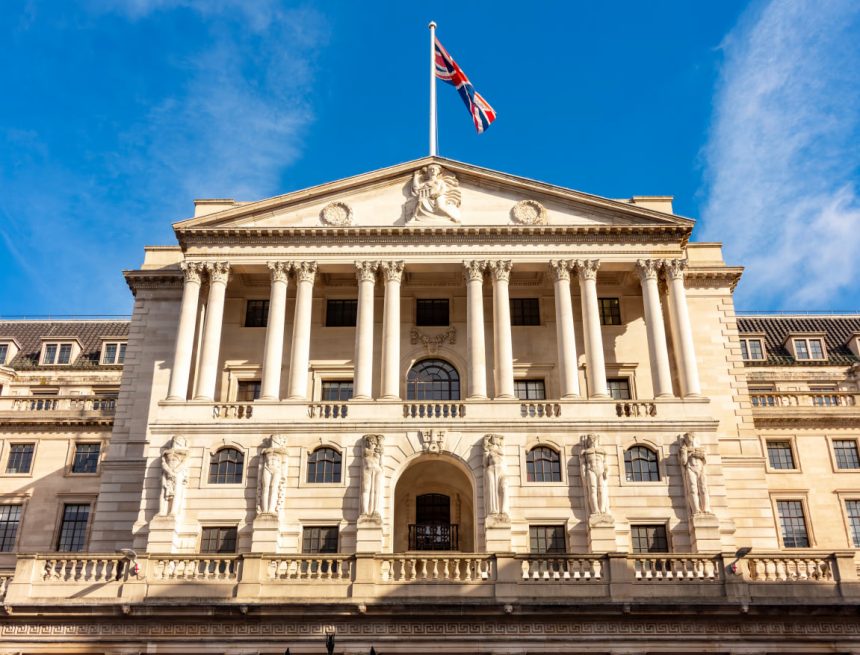 Банк Англии тестирует ИИ для выявления мошенничества в реальном времени