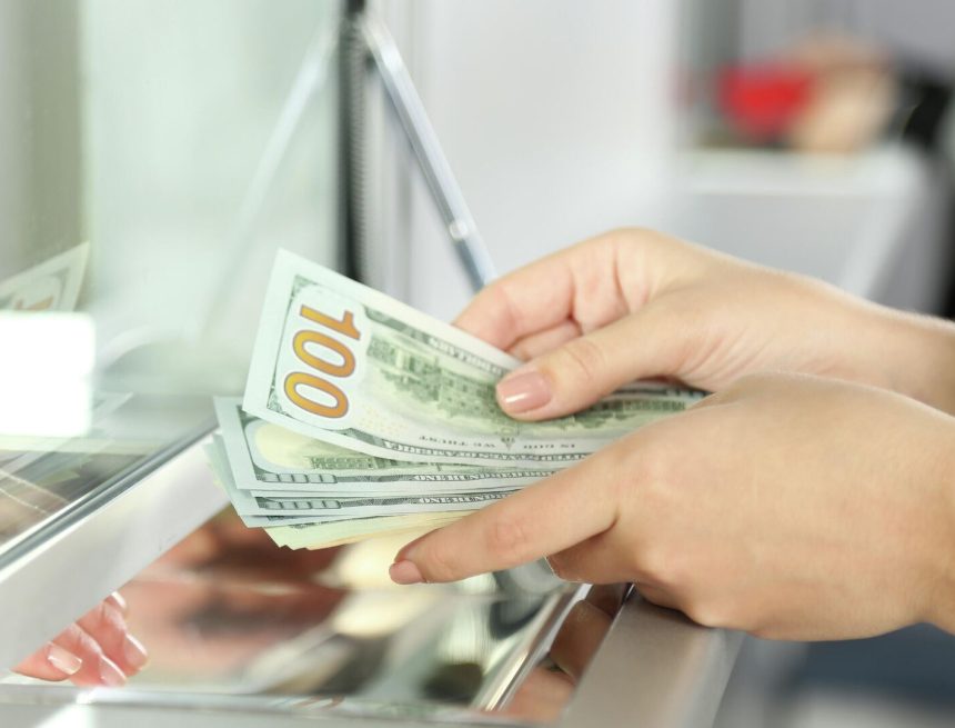 1772368336_0_160_3072_1888_1920x1080_80_0_0_04ea17a793132840362e7f74718fe719 Банки Узбекистана зафиксировали рост спроса на валюту в начале 2025 года