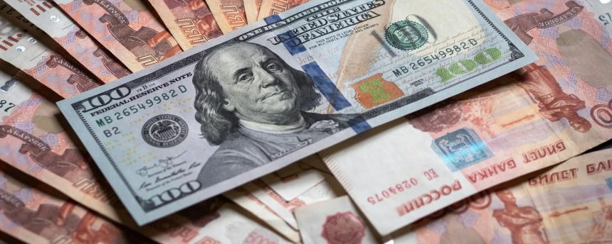 Доллар и рубль остаются лидерами на валютном рынке Узбекистана в I квартале 2025 года