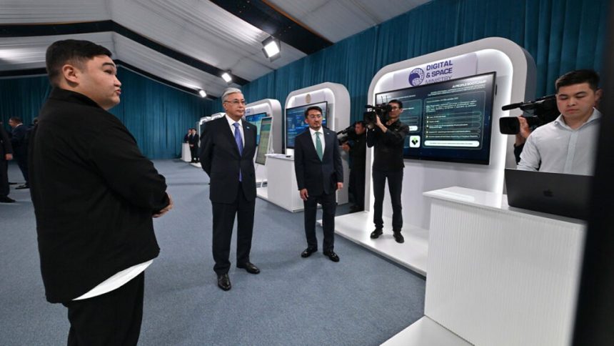 В Казахстане представлен первый цифровой учебник с искусственным интеллектом