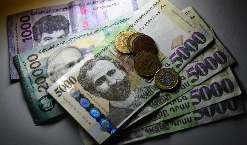 i-2025-08-07T124947.908 Кредитный портфель армянских коммерческих банков превысил 7 трлн драмов по итогам июня