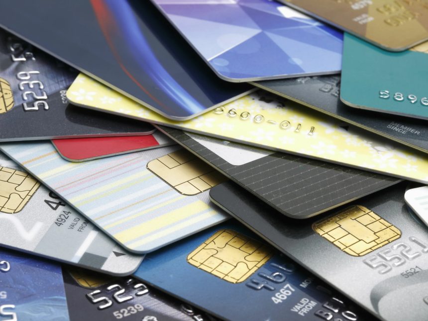 Рынок банковских карт в Кыргызстане продолжает расти