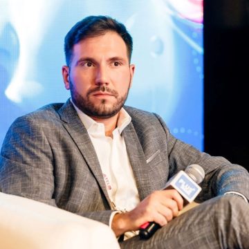 Дмитрий Романов