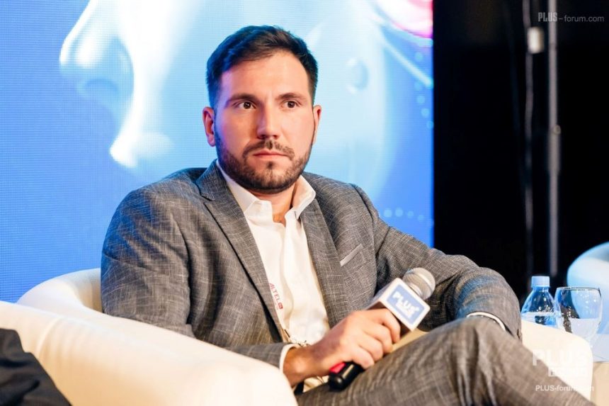 Дмитрий Романов