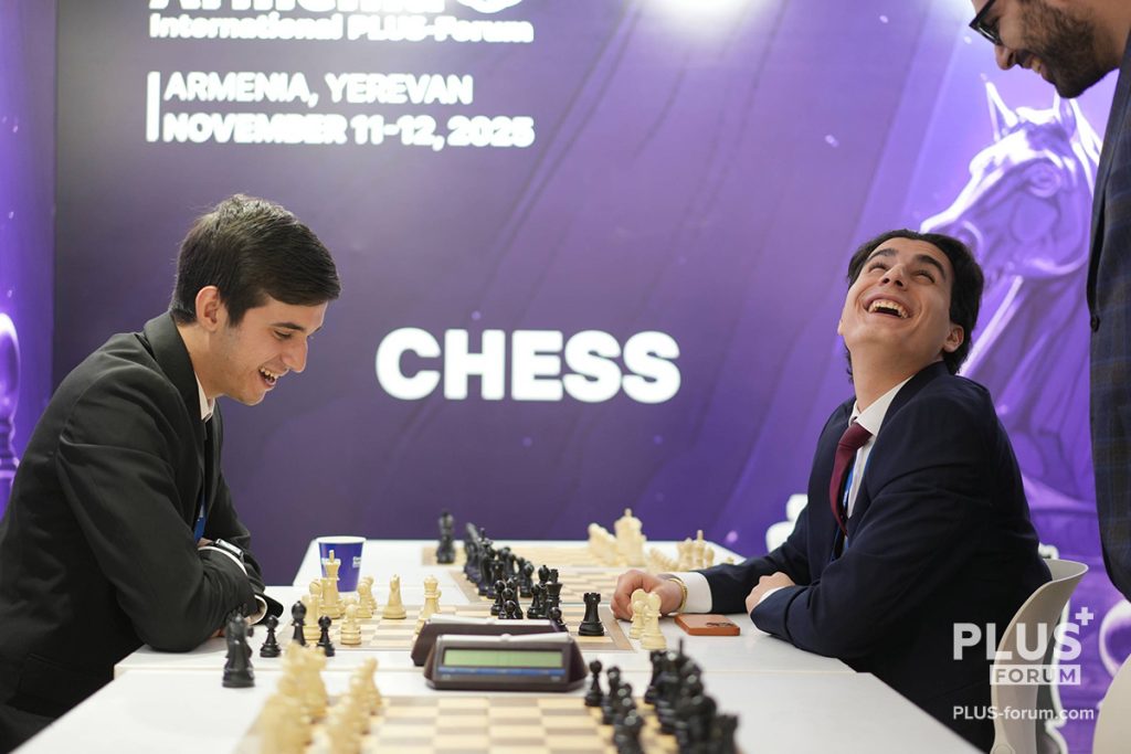 Участники Форума FinnoWay Armenia смогли сыграть в шахматы с гроссмейстером Алишером Сулейменовым
