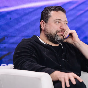 Для МСБ сложно инвестировать в технологии — мы вкладываем сотни миллионов, чтобы сделать их доступными — Михаил Ломтадзе