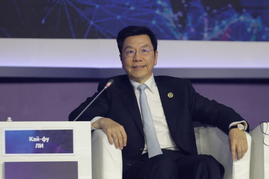 photo_2025-10-02_13-51-37 Кай-Фу Ли: компании, создающие ИИ, должны нести большую ответственность
