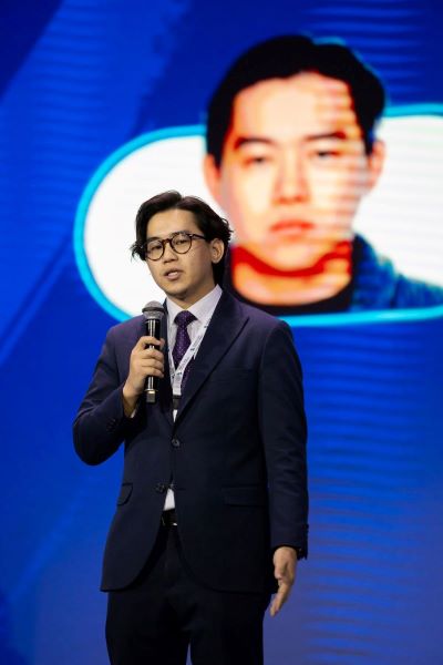 Диас Саветканов