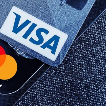Visa и Mastercard снизят комиссии и изменят правила приема карт