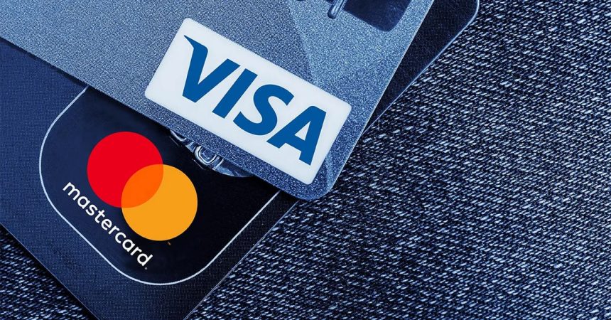 Visa и Mastercard снизят комиссии и изменят правила приема карт