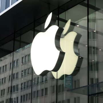 Apple отказалась от одной осенней презентации: линейка iPhone будет выходить два раза в год