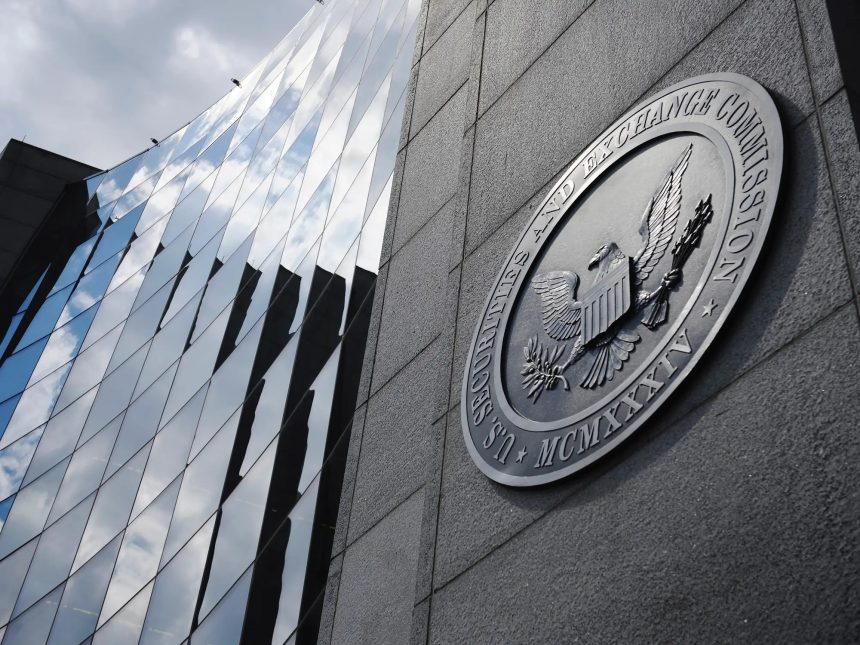 SEC обвинила криптоплатформы и инвестклубы в мошенничестве на $14 млн