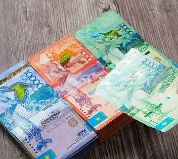 Через казахстанский банк вывели 7 трлн тенге из соседней страны