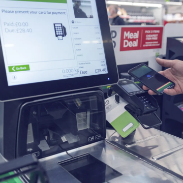 Компания Ingenico представляет семейство платежных устройств AXIUM и облачную платформу Ingenico 360