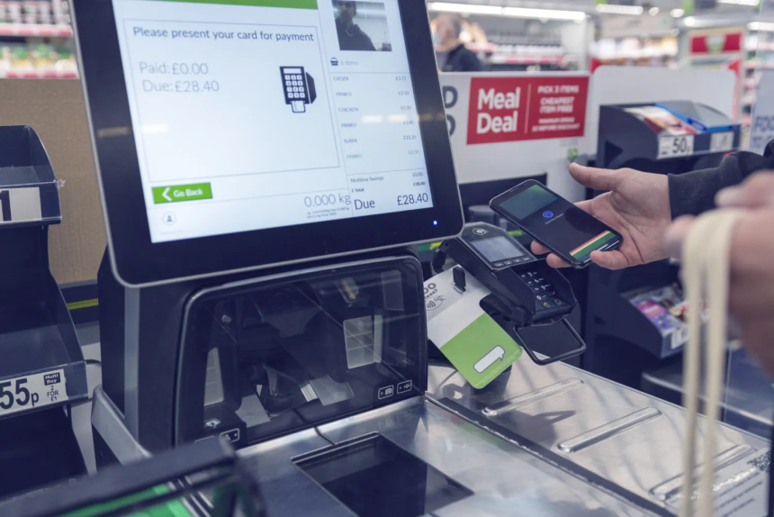 Компания Ingenico представляет семейство платежных устройств AXIUM и облачную платформу Ingenico 360