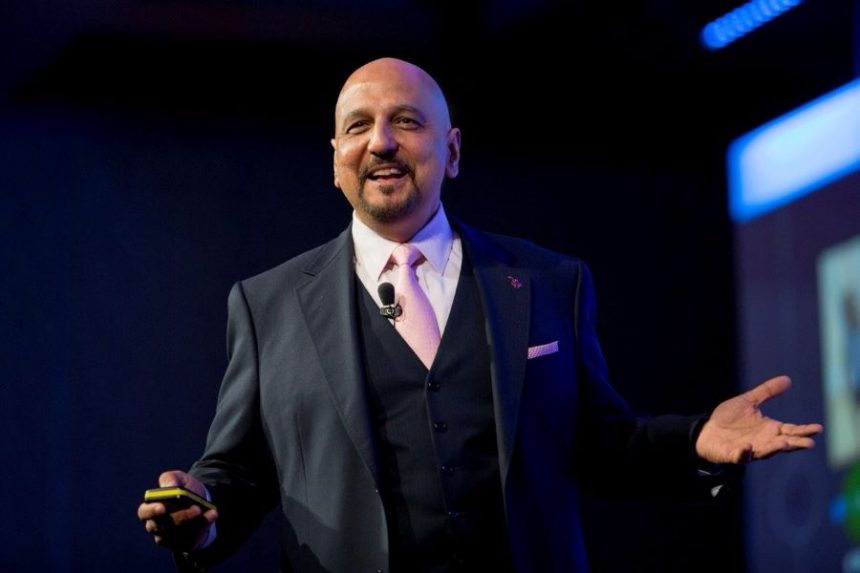 Курейши Тарик Футуролог Тарик Курейши расскажет на Digital Uzbekistan о том, как ИИ меняет будущее