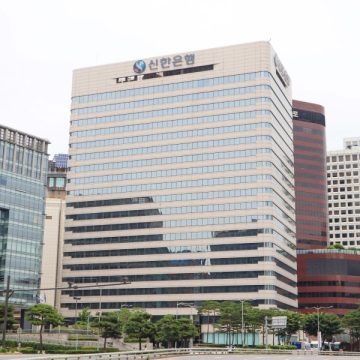 Южнокорейский Shinhan Bank планирует открыть дочерний банк в Узбекистане