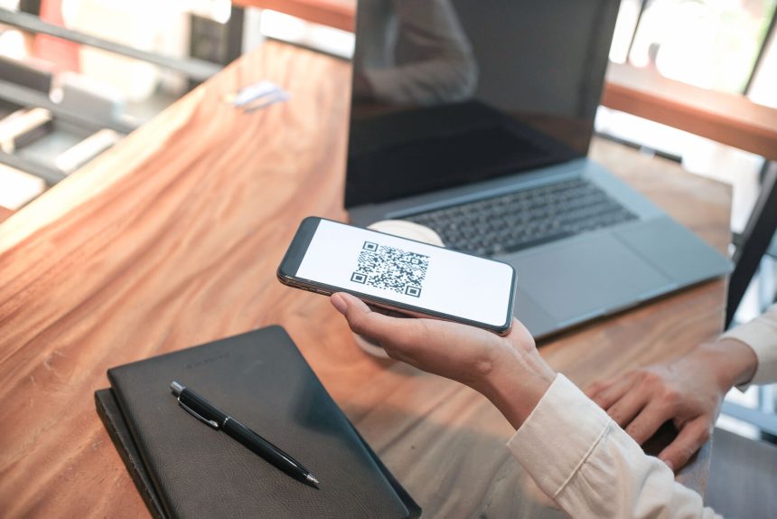 С 1 июля бизнес в Узбекистане обязан принимать оплату через единый QR-код