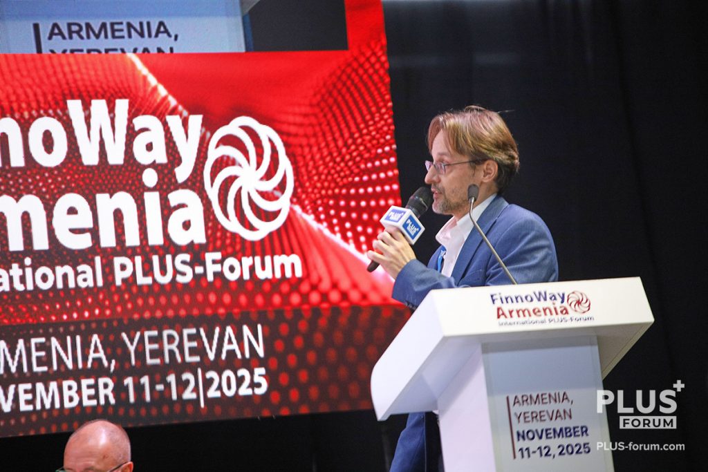 Денис Абакшин