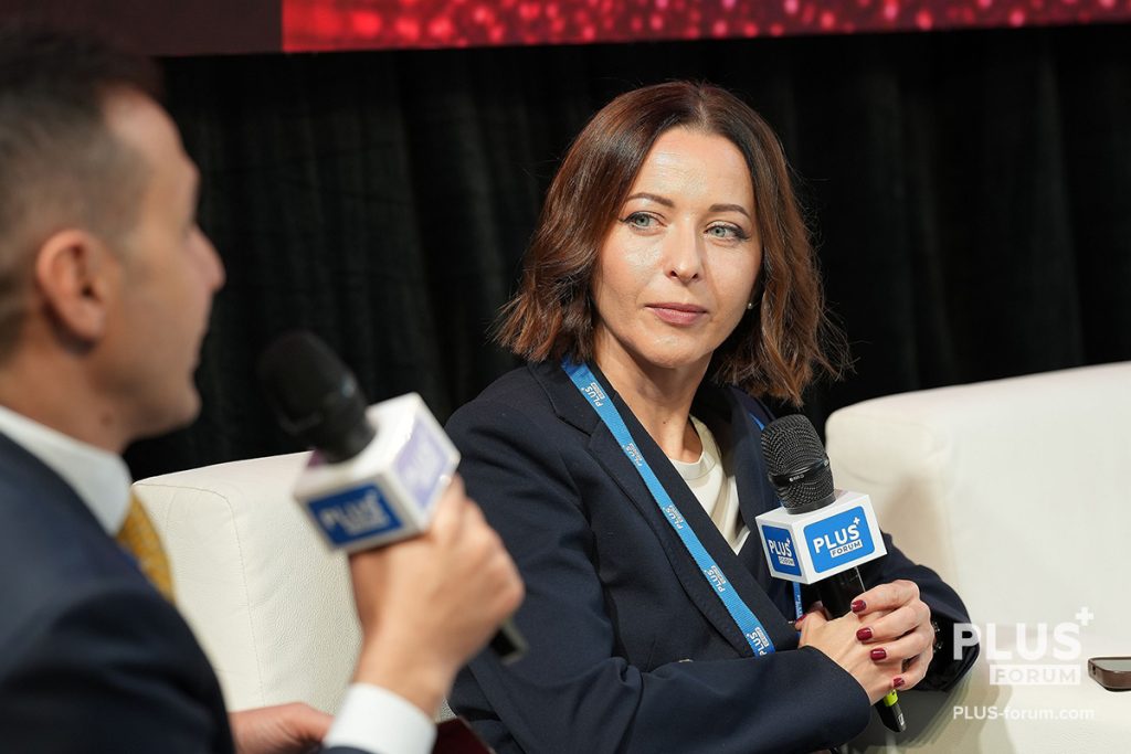 Элина Тихонова