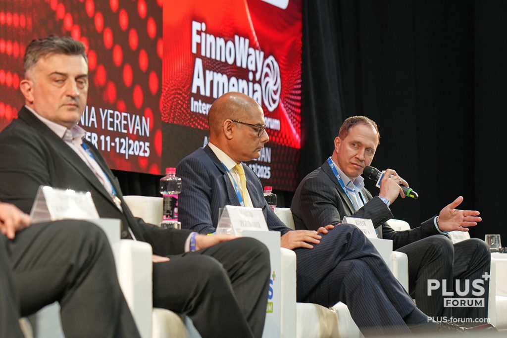 Денис Парамонов